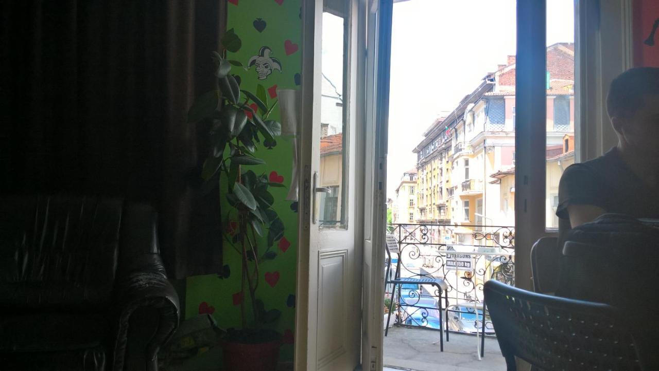 "No Party & Many Rules" Hostel N1 Sofia Bagian luar foto