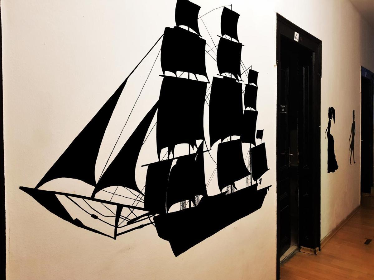 "No Party & Many Rules" Hostel N1 Sofia Bagian luar foto