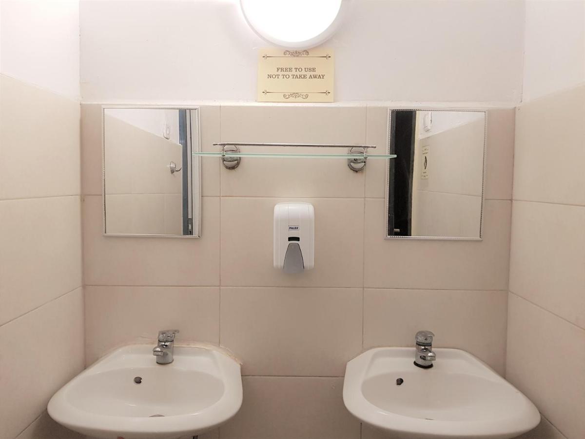 "No Party & Many Rules" Hostel N1 Sofia Bagian luar foto